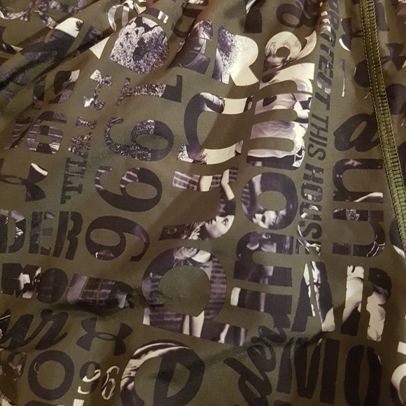 Under Armour womens medium shorts - Picture 2 of 7